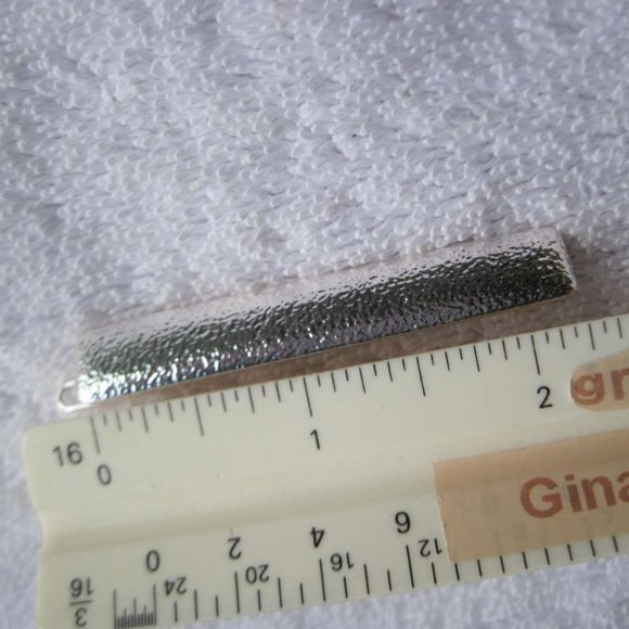 2 Goody Boutique Textured Metal Hair Barrettes Secure Back Clips Stay Tight Gold - Picture 4 of 15